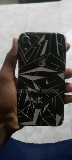 Apple iPhone XR 64gb (Used)