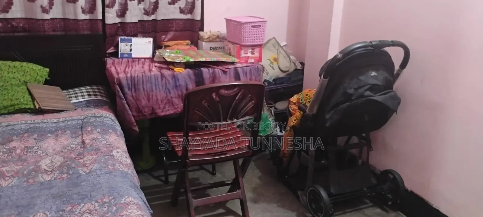 চেয়ার এবং টেবিল