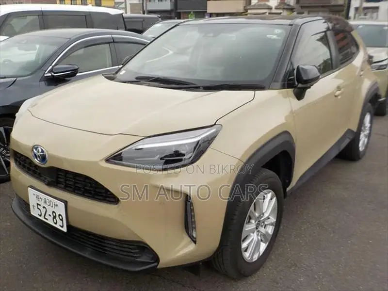 Toyota Yaris Cross G Beige & Black 2021