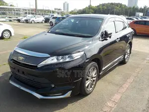 Toyota Harrier Premium Pack. 2020