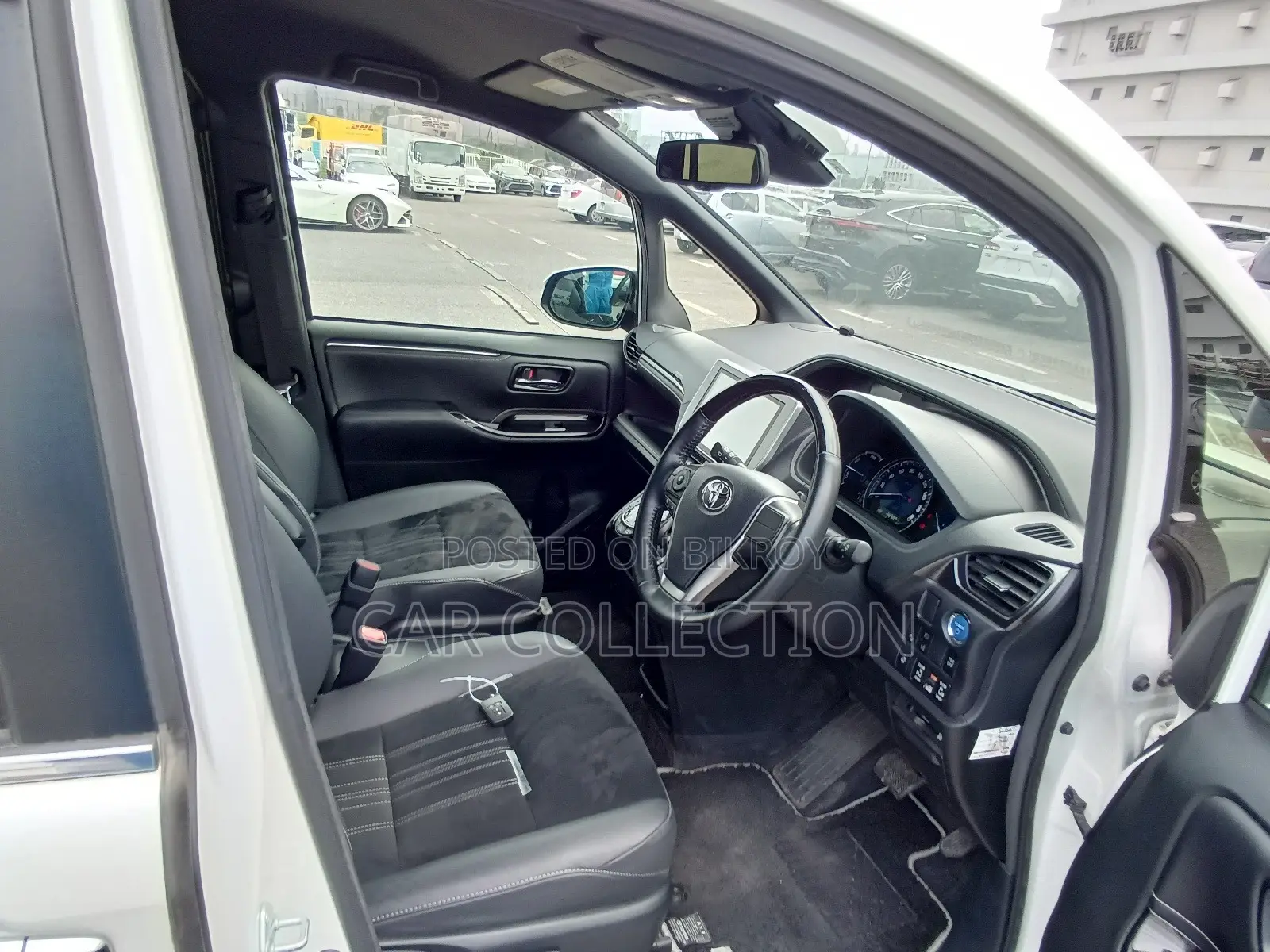 Toyota Esquire Gi Premium HV Pearl 2020
