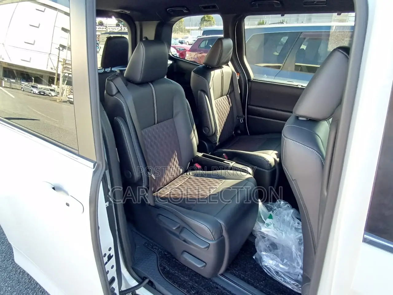Toyota Noah SZ Hybrid Pearl 2022