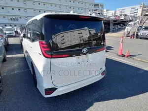 Toyota Noah SZ Hybrid Pearl 2022
