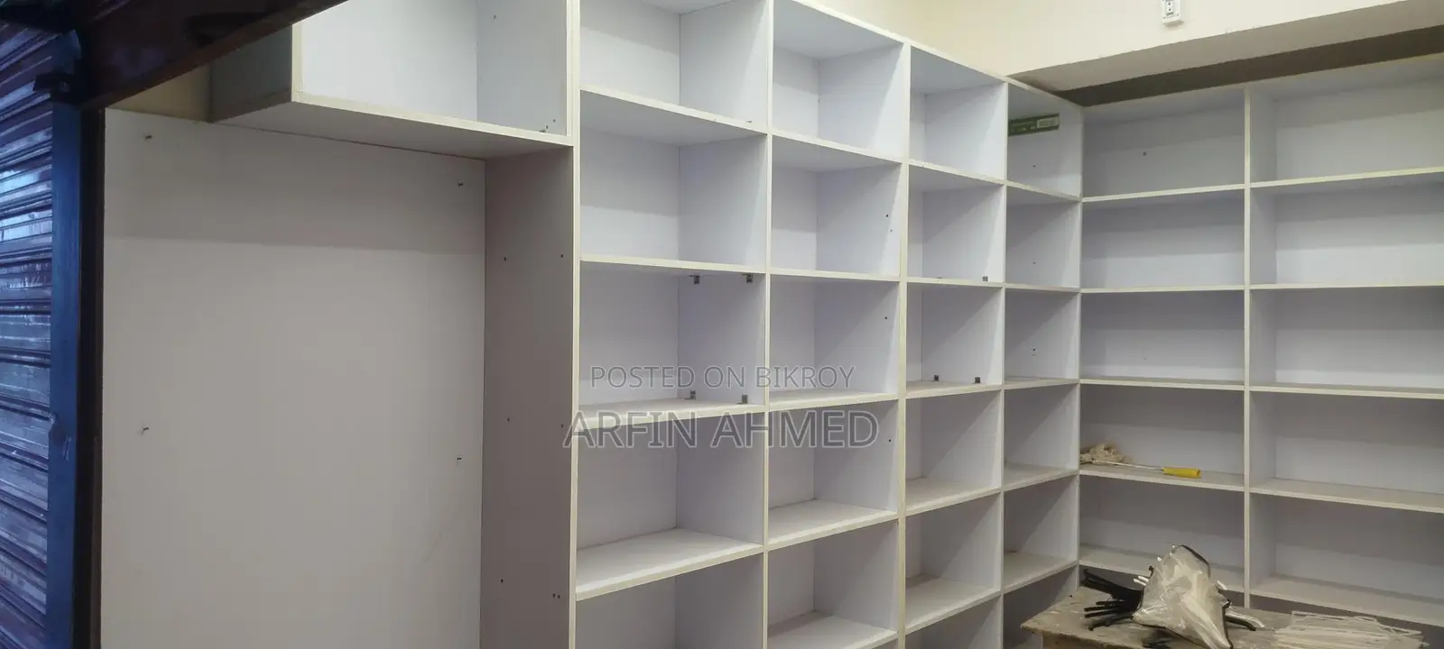 দোকানের ডেকোরেশন