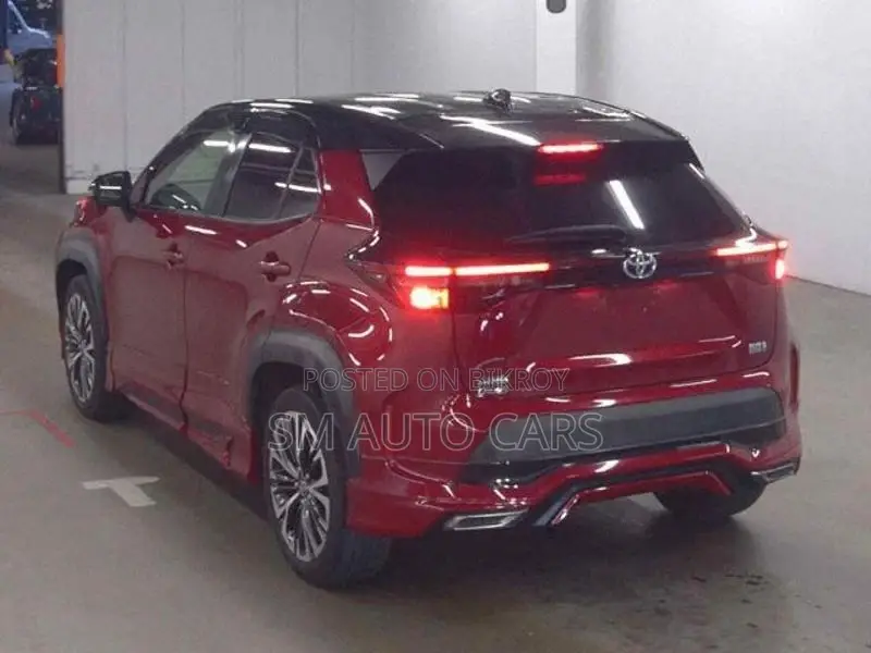 Toyota Yaris Cross Z Red & Black 2021