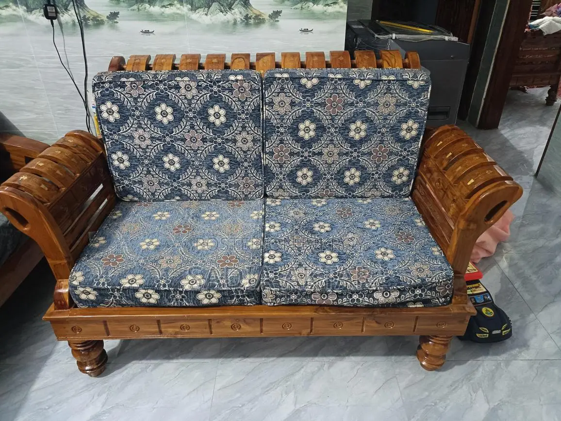 5-Seater Teak Wood Sofa with Lacquer Polish