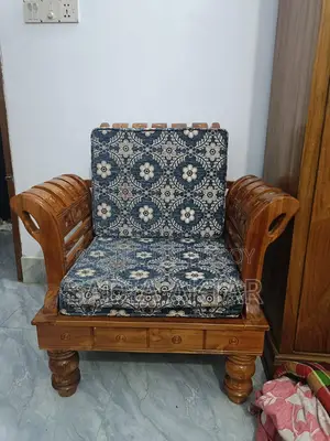 5-Seater Teak Wood Sofa with Lacquer Polish