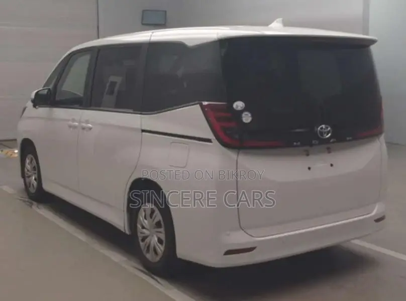 Toyota Noah X OCTEN PUSH 2DR PWR 2022
