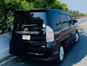 টয়োটা নোয়া এসআই গ্রেড ব্ল্যাক ২০১১