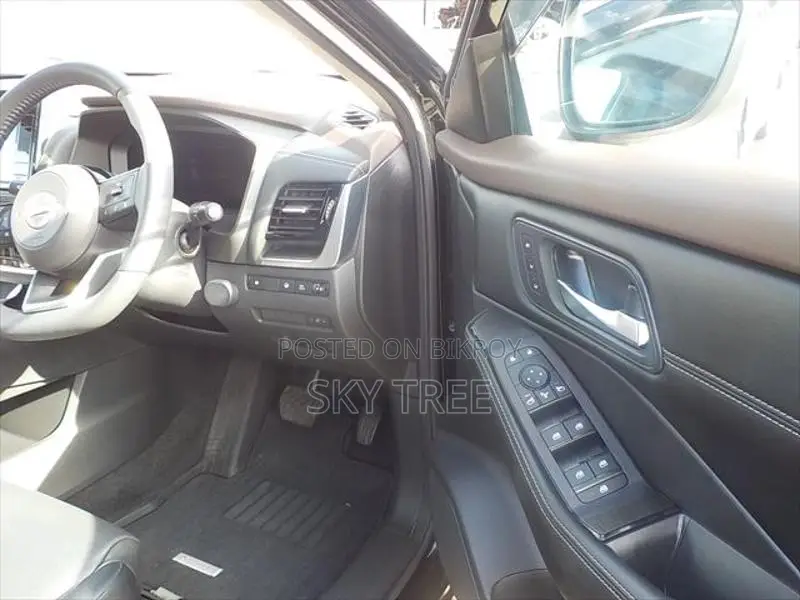 Toyota Noah G Package.. 2021