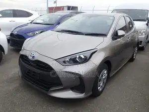 Toyota Yaris X READY SHOWROOM 2021