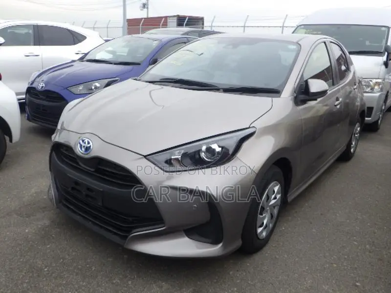 Toyota Yaris X READY SHOWROOM 2021