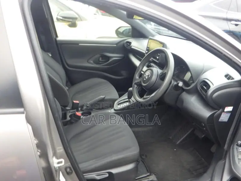 Toyota Yaris X READY SHOWROOM 2021