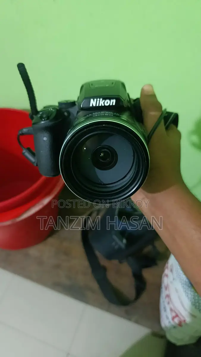 Nikon COOLPIX P900 83x Optical Zoom Wi-Fi Digital Camera
