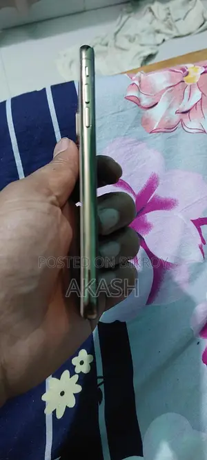 Apple iPhone XS (Used)