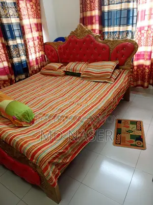 কানাডিয়ান উড কাঠের বেড