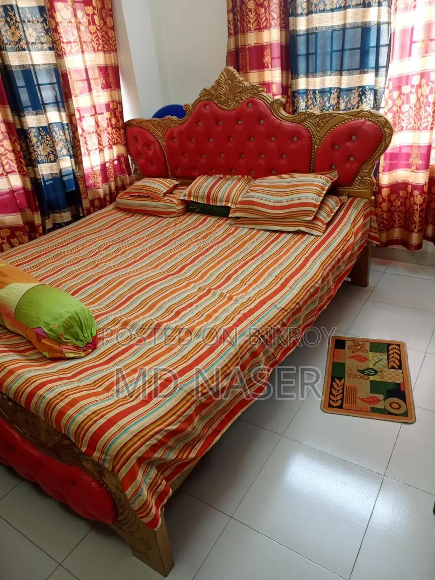 কানাডিয়ান উড কাঠের বেড