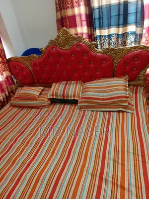 কানাডিয়ান উড কাঠের বেড