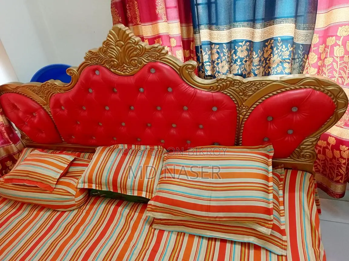 কানাডিয়ান উড কাঠের বেড