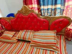 কানাডিয়ান উড কাঠের বেড
