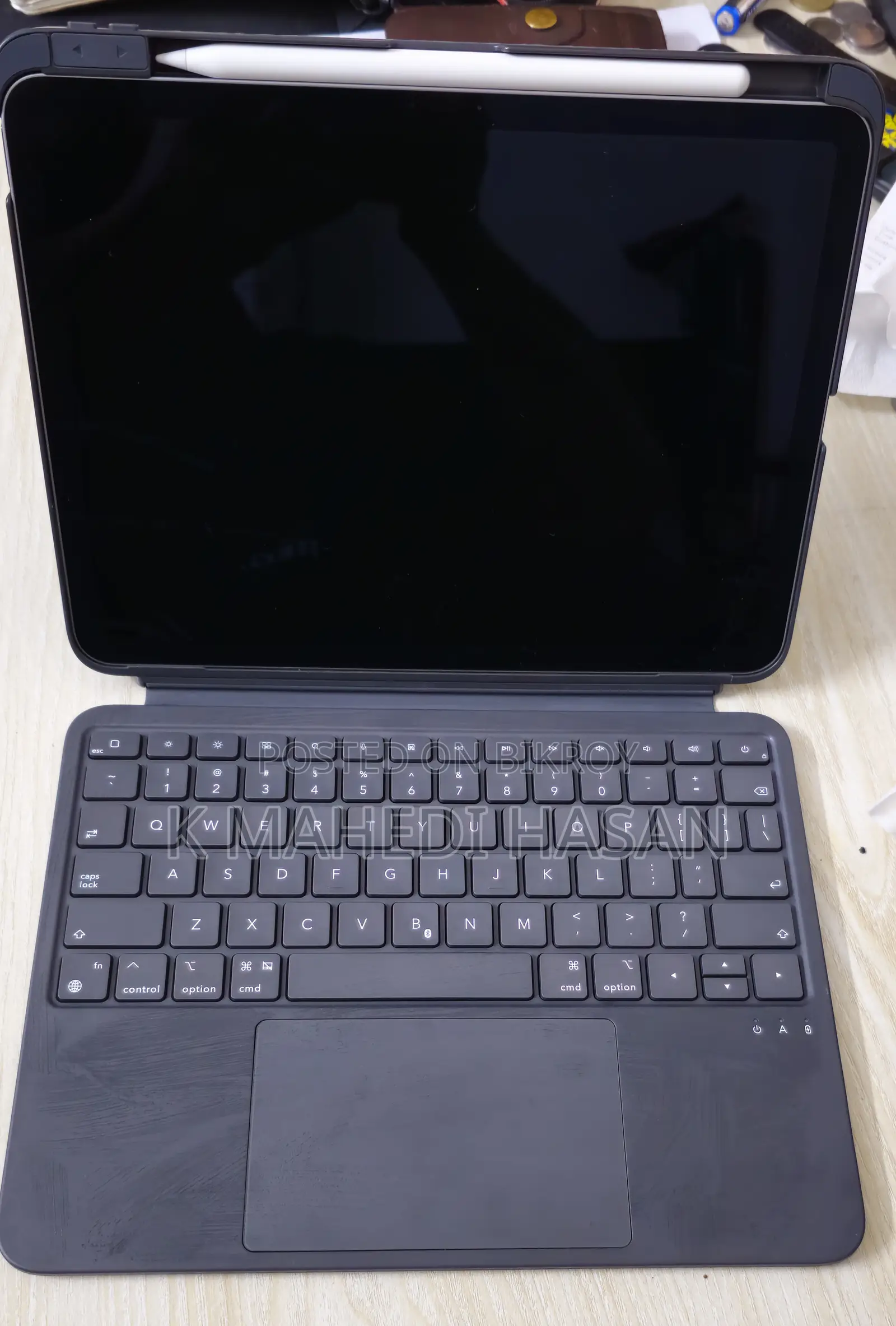 iPad Air 11 Inch + Pencil Pro, ESR Keyboard & Casing Cover