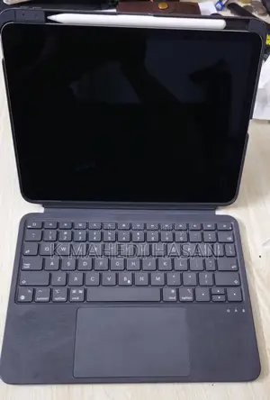 iPad Air 11 Inch + Pencil Pro, ESR Keyboard & Casing Cover