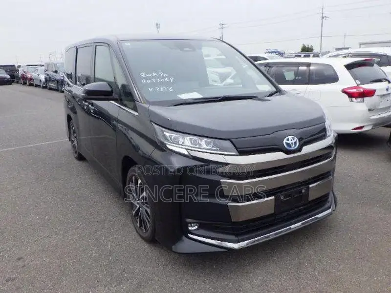 Toyota Noah S-Z HYB LEG REST 2022