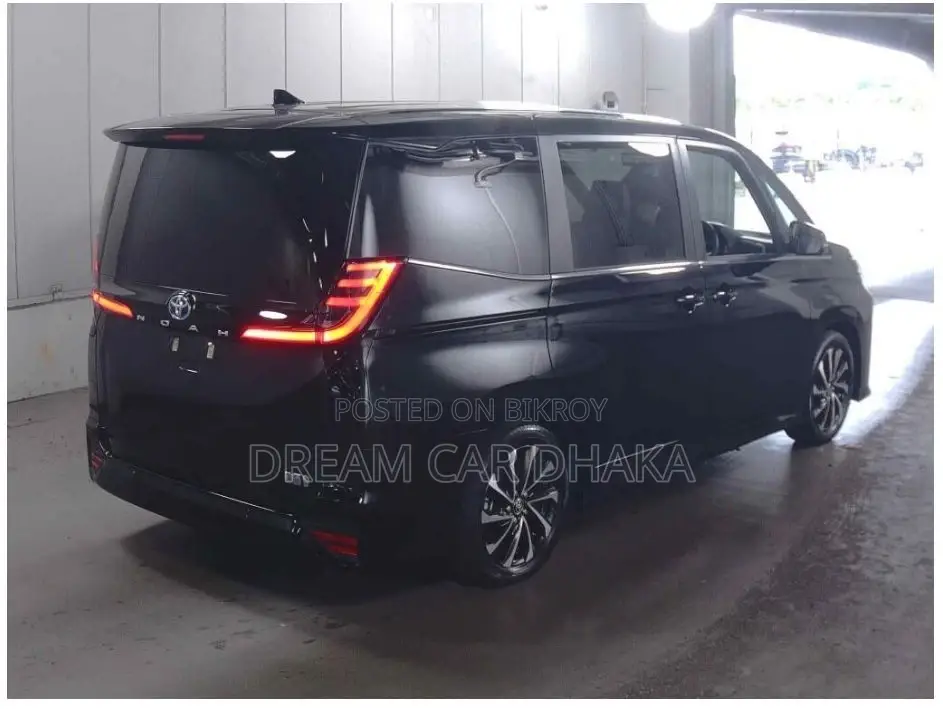 Toyota Noah SZ PKG BLACK COLOUR 2023