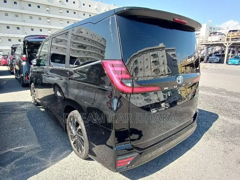 Toyota Noah SZ PKG BLACK COLOUR 2023
