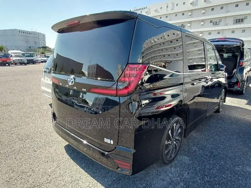 Toyota Noah SZ PKG BLACK COLOUR 2023