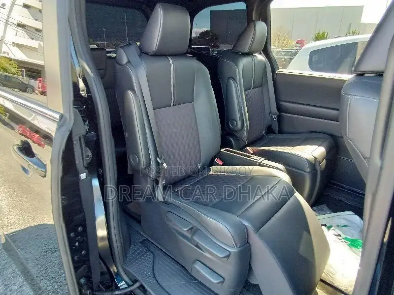 Toyota Noah SZ PKG BLACK COLOUR 2023