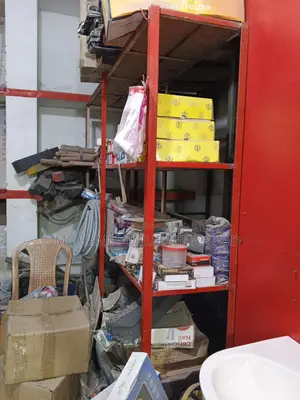 লোহার রেক একবারে নতুন লম্বায় ৭ ফুট পাশে সাত চওড়া ১৮ ইঞ্চি