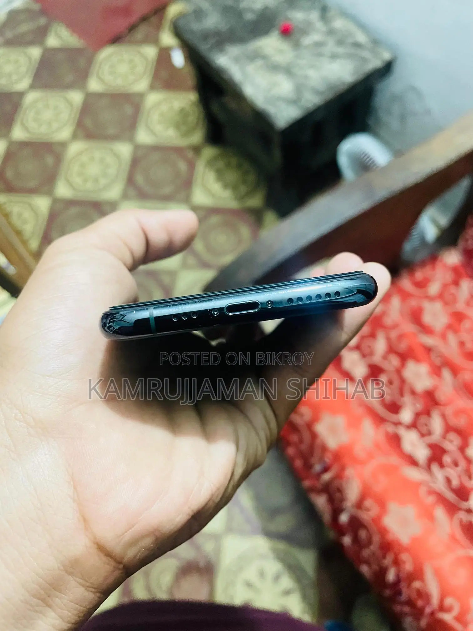 Apple iPhone 11 . (Used)