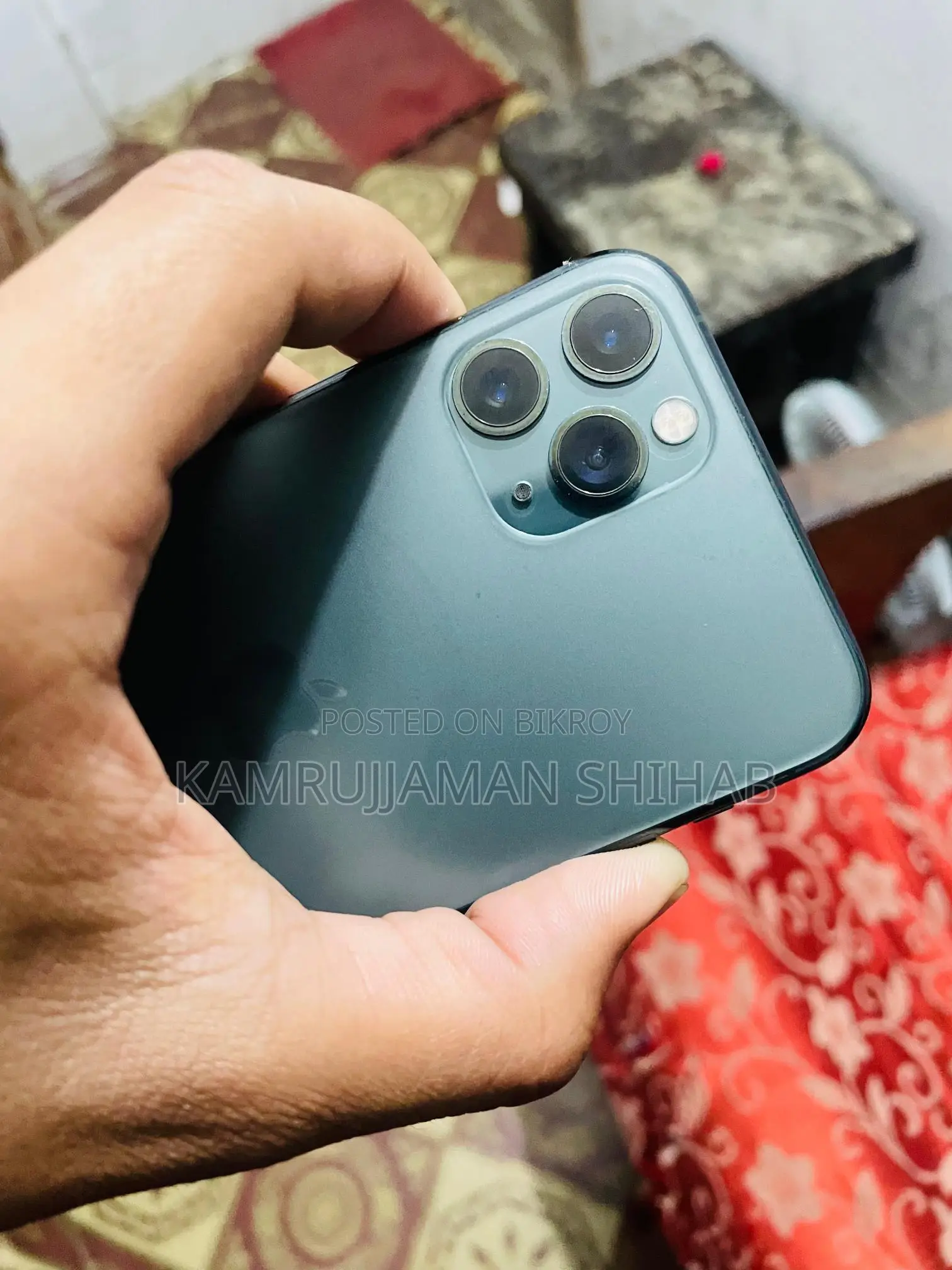 Apple iPhone 11 . (Used)