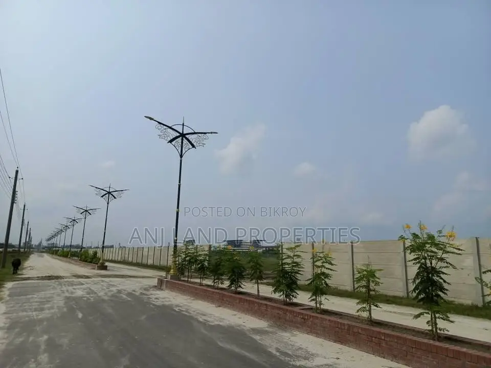 এল-ব্লক ১৭০০ সিরিয়াল ৩+৩=৬ কাঠা দক্ষিণমুখী প্লট বিক্রয়