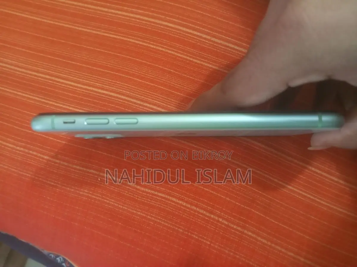 Apple iPhone 11 (Used)