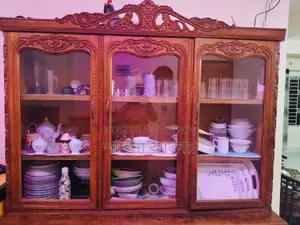 শোকেস