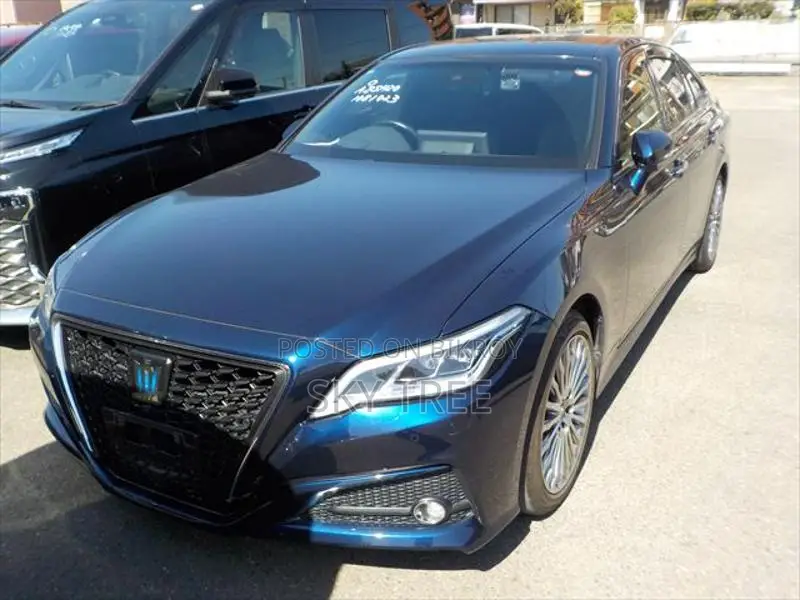 Toyota Crown G 2021