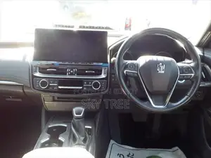 Toyota Crown G 2021