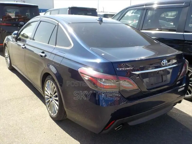 Toyota Crown G 2021