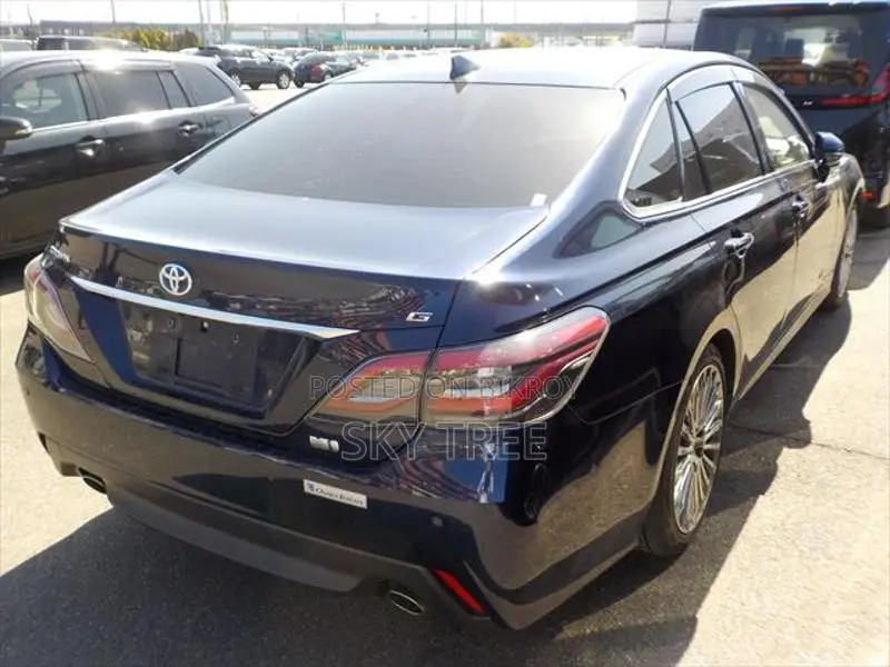Toyota Crown G 2021