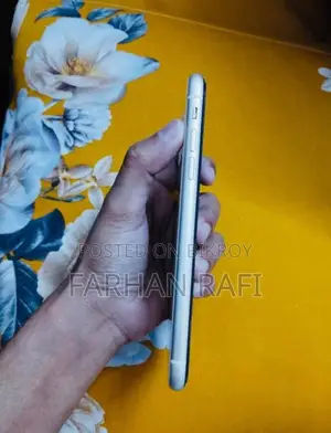 Apple iPhone 11 64 GB (Used)