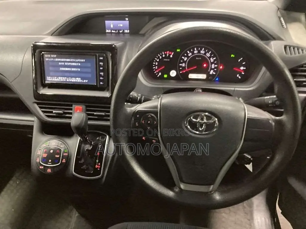 Toyota Noah X 2021