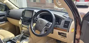 Toyota Land Cruiser V8 2016