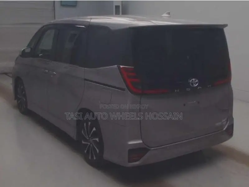 Toyota Noah SZ ALL OPTION 2022
