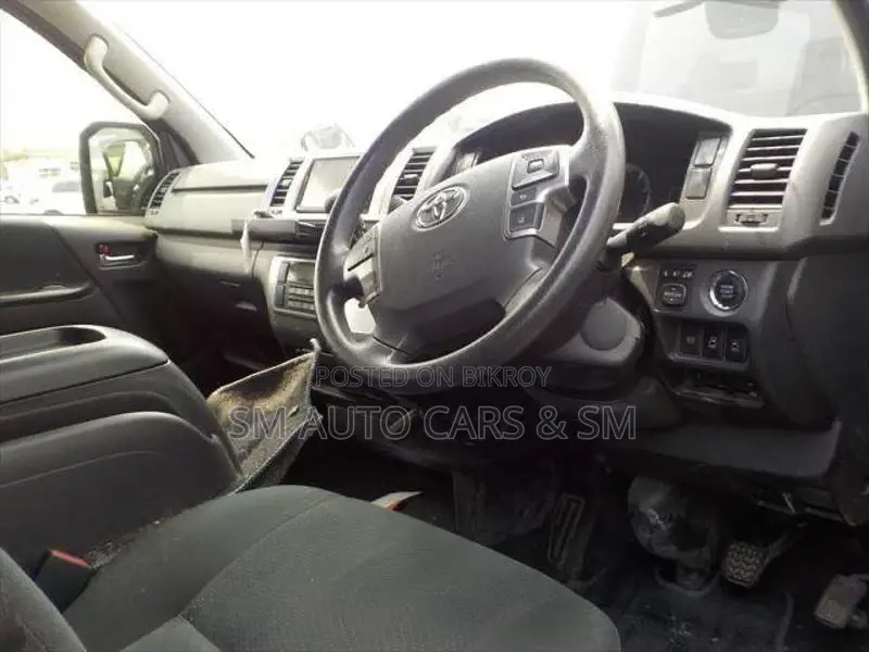 Toyota Hiace Super GL Black 2020