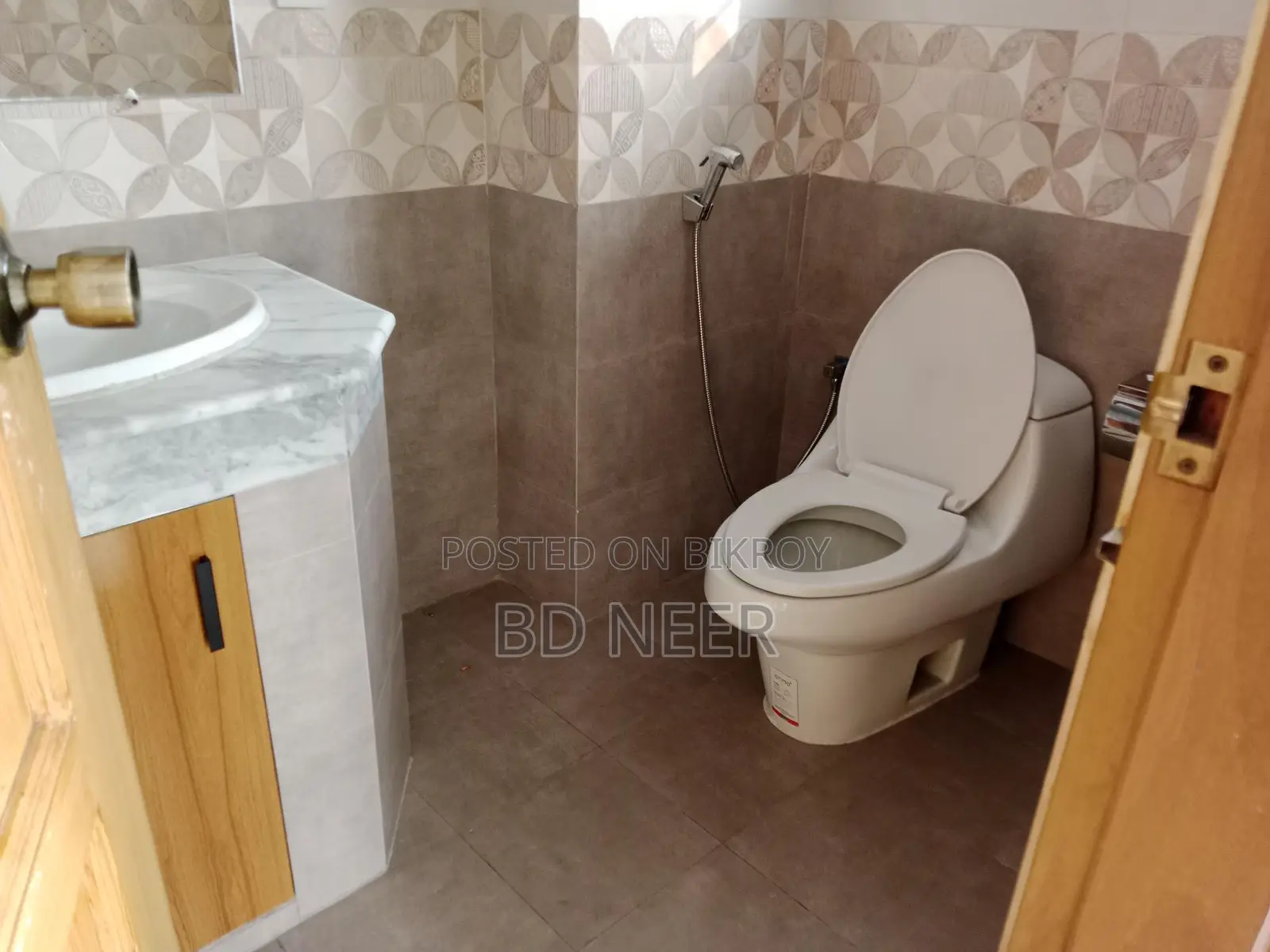 Pretty Looking 3 Bed Room Apt Rent In Gulshan 2 North Side
