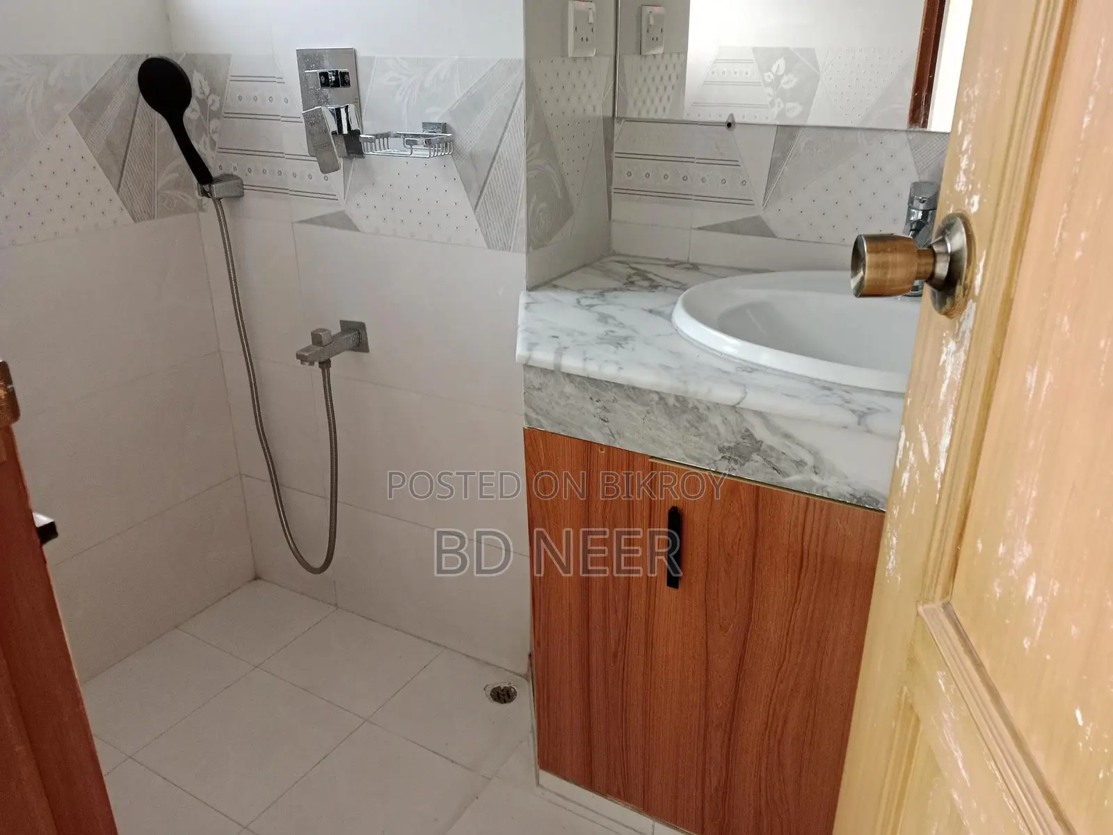 Pretty Looking 3 Bed Room Apt Rent In Gulshan 2 North Side