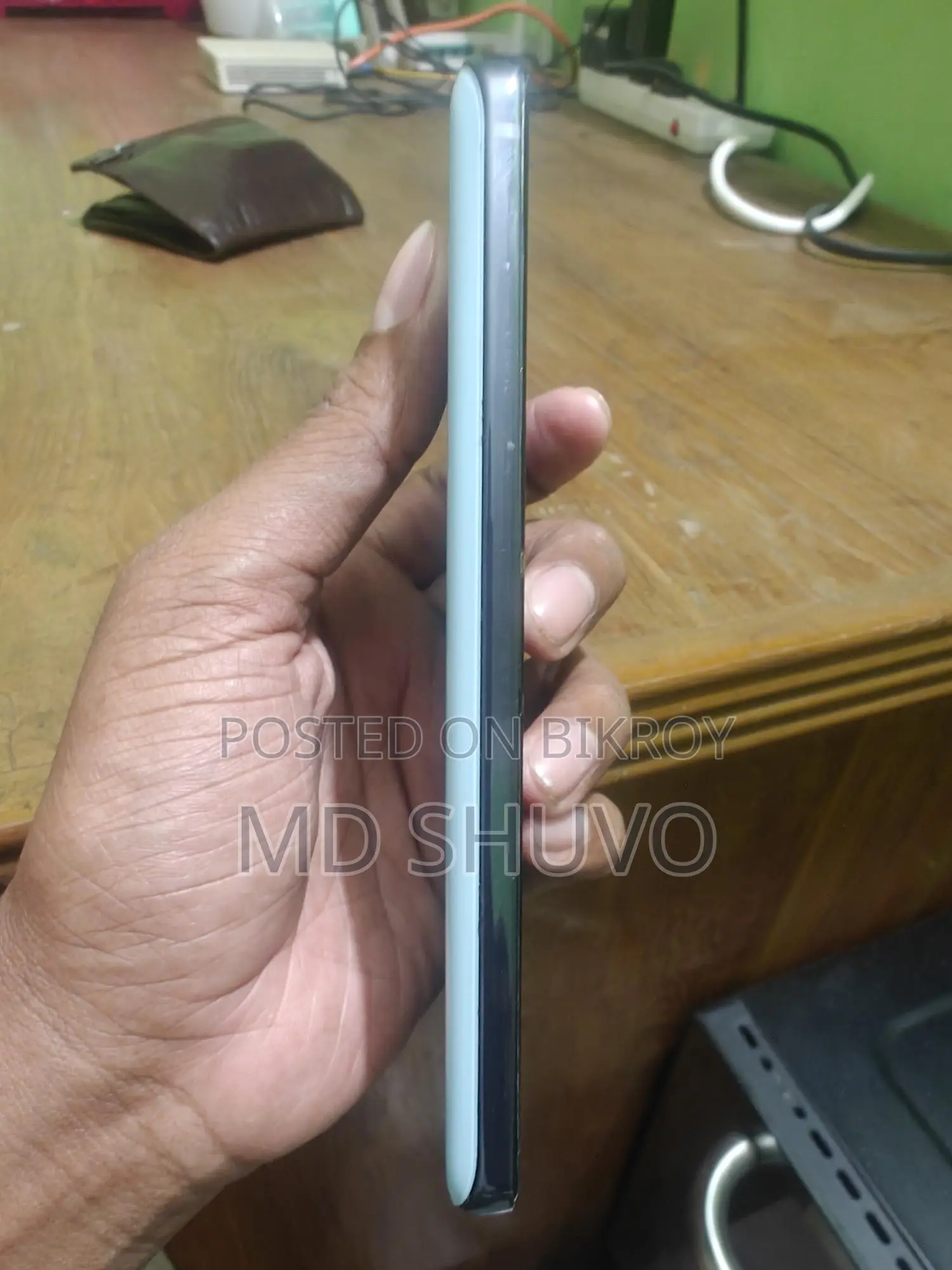 Samsung Galaxy S20 (Used)