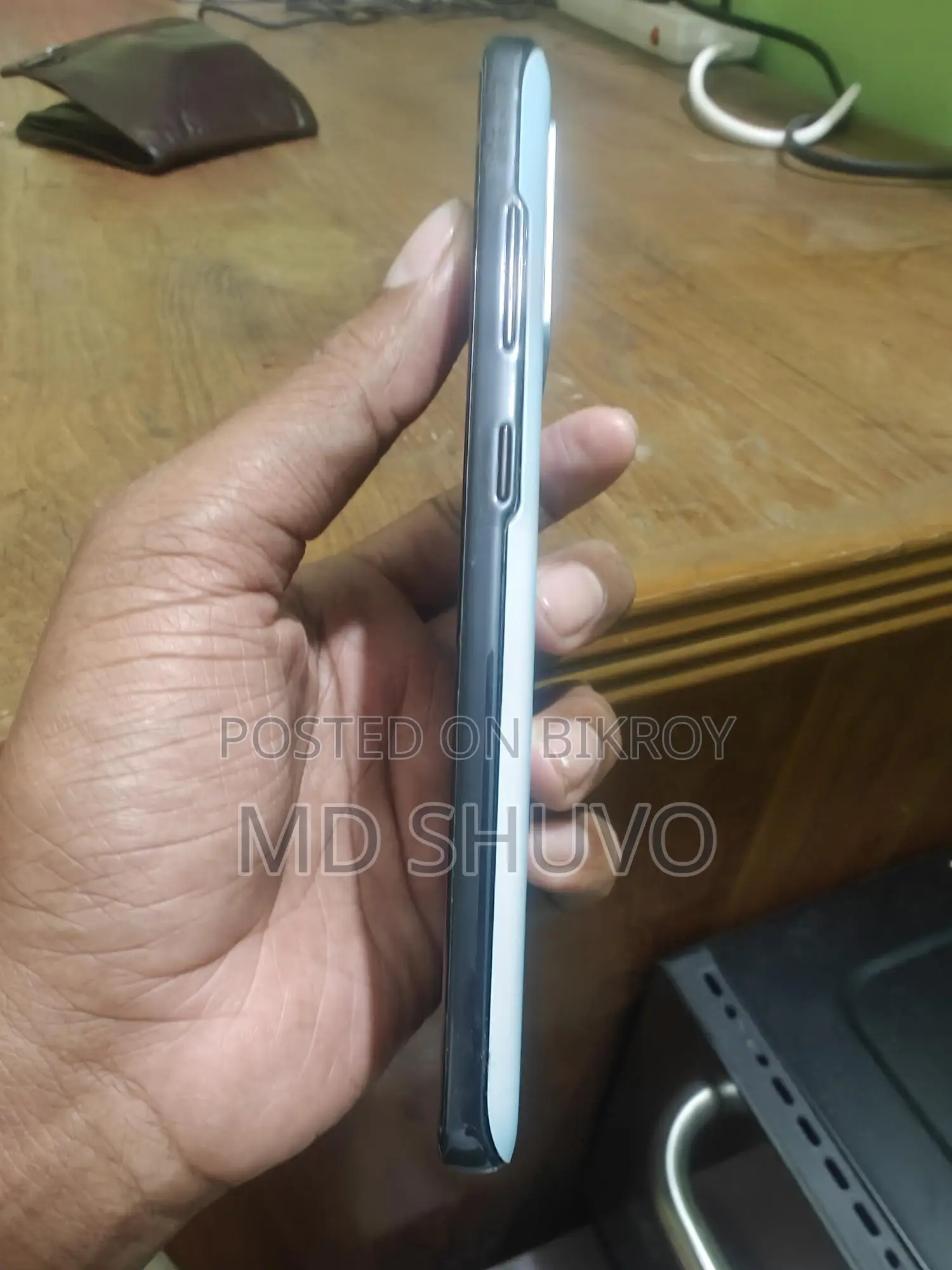 Samsung Galaxy S20 (Used)